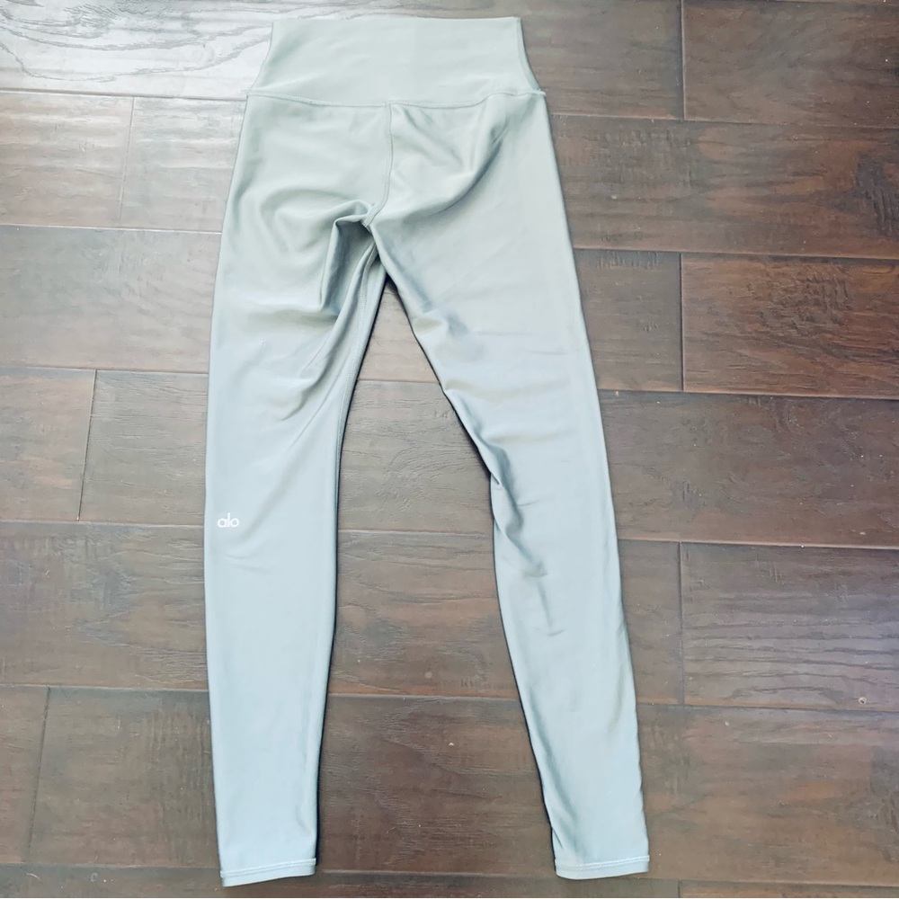 Alo Yoga 7/8 High-Waist Airlift Leggings - Light Green | M - Picture 5 of 16